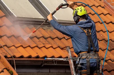 Démoussage et hydrofuge de toiture à Courboin